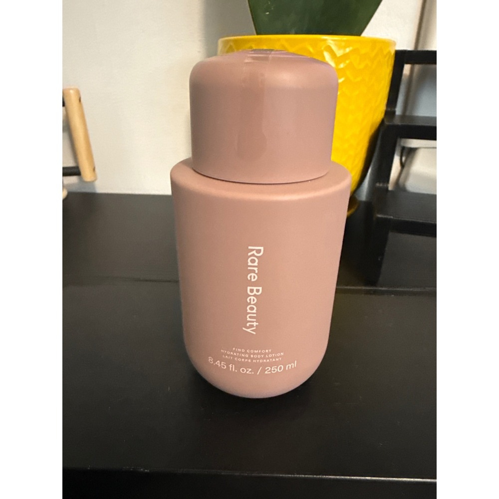 Rare Beauty Find Comfort Hydrating Body Lotion 8.45 fl oz 250ml NEW